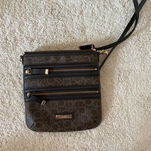 Calvin Klein Cross Body - 2 zip bag like new